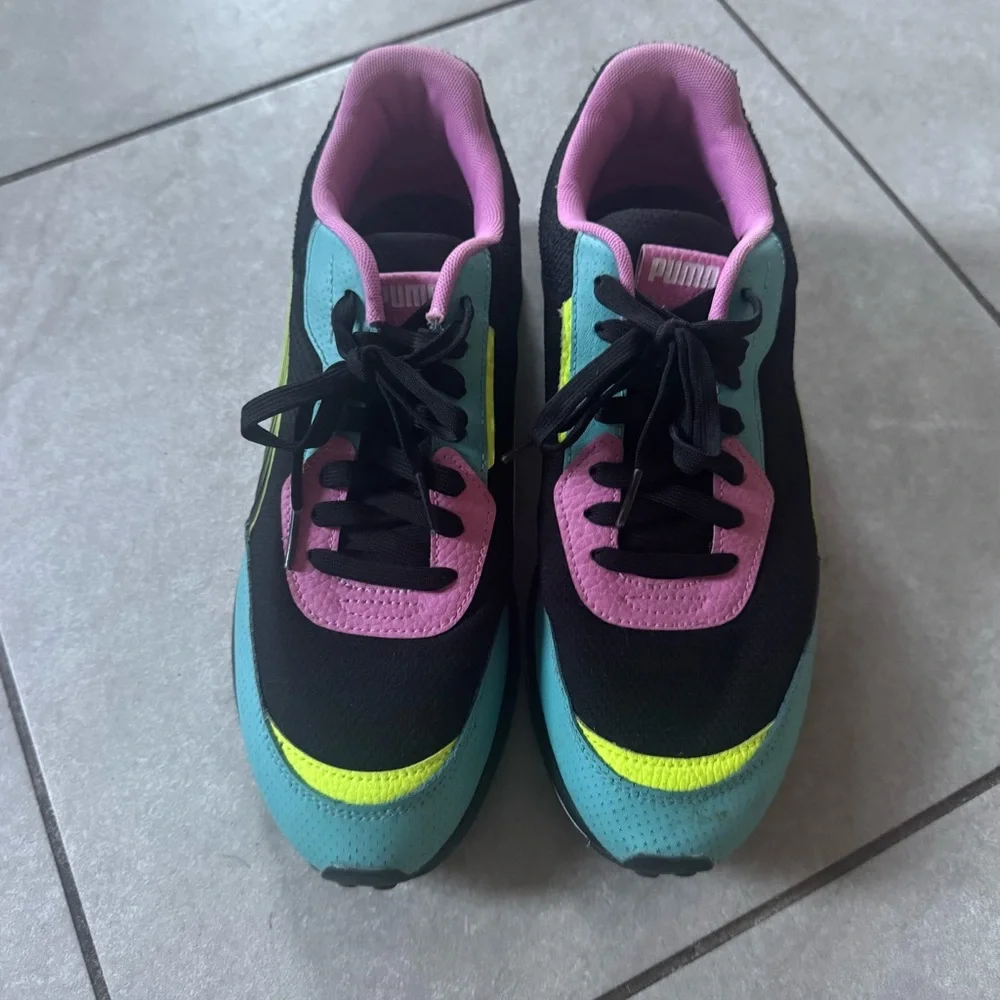 Puma City Riders Men’s Neon Athletic Sneakers - size 10